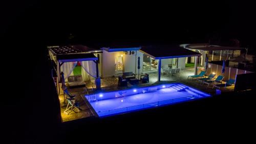 Nisaki Villa | Villa Hera-The infinity blue