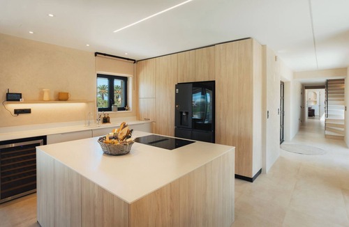 Almiros Beach Villa | Villa Hydria. Just a few meters from the sandy beach of Almyros.