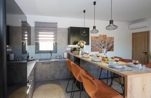 Monopari Villa | Villa in Armenoi with Private Pool & BBQ