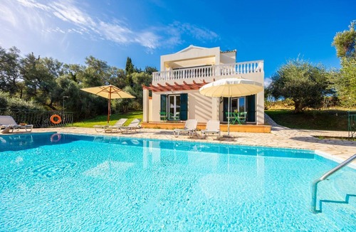 Astrakeri Villa | Villa Iremia - Three Bedroom Villa, Sleeps 6