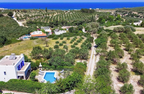 Pagkalochori Villa | Villa Irini with Heated Pool, By Hellocrete