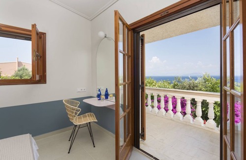 Benitses Villa | Villa Jacaranda Lilac