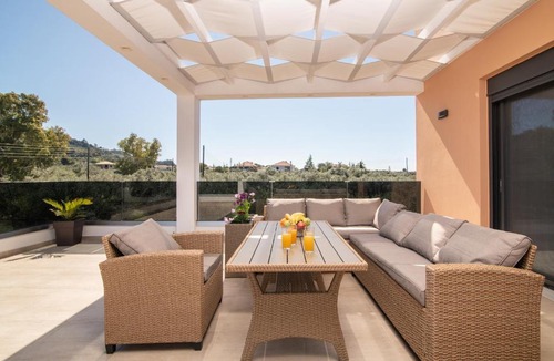 Argassi Apartment | Villa Jolla-Private Pool-Ideal for big groups By Villa Mana Gers