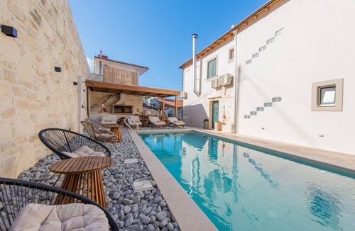 Makhairoi Villa | Villa Kirke in Chania