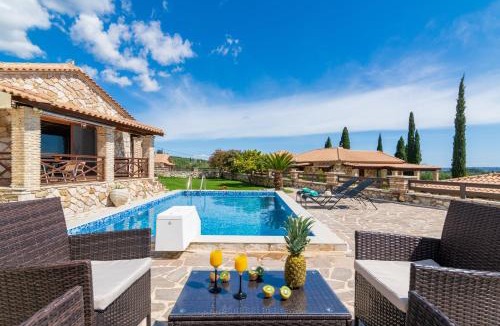 Mouzaki Villa | Villa La Isla with Private Pool