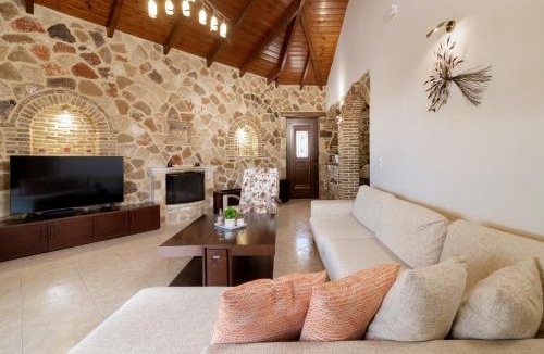 Mouzaki Villa | Villa La Isla with Private Pool