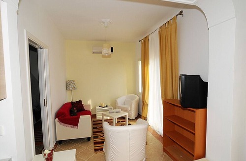 Gazatika Villa | Villa Lemon in Poulades