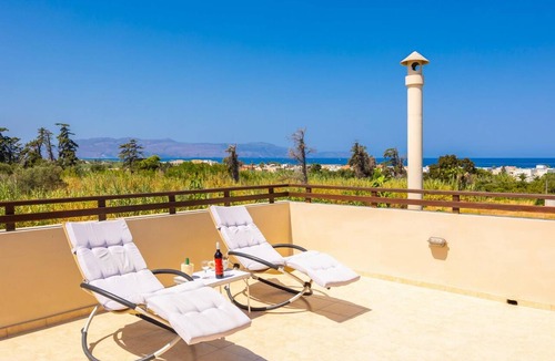 Platanias Town Villa | Villa Lemonia - Two Bedroom Villa, Sleeps 4