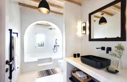Paraga Villa | Villa Leo Mykonos - Sea View & Infinity Pool by ONE VILLAS
