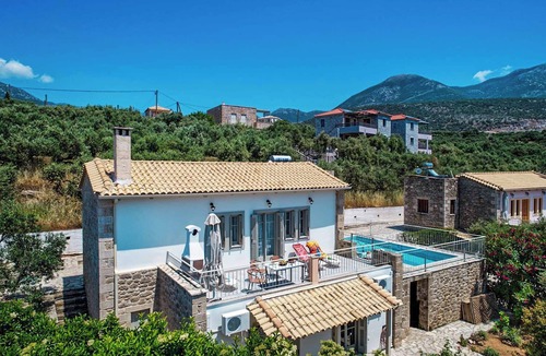 Riglia Villa | Villa Levanda Elia - Two Bedroom Villa, Sleeps 4