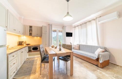 Peroulades Apartment | Villa Logas