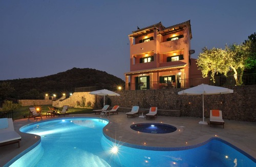 Almiros Beach Villa | Villa Mare e Monti with jacuzzi, private heated pool, sea and mountain view