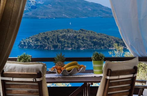 Perigiali Villa | Villa Meliti - private villa with stunning seaviews, infinity pool, close to the beach