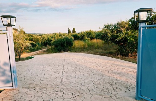 Vromonerion Villa | Villa 'Navarino Greek House' with Sea View, Wi-Fi and Air Conditioning