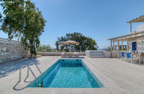 Nea Cryssi Akti Apartment | villa paradisia private swimming pool and jacuzzi