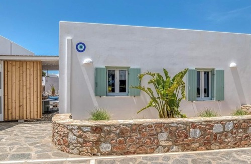 Aliki House | Villa Paros Greece, Alyki, 500 meters from beaches, restaurants and shops