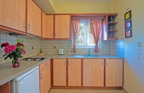 Messonghi Apartment | 'Villa Pepy Apartment' with Sea View, Garden & Wi-Fi