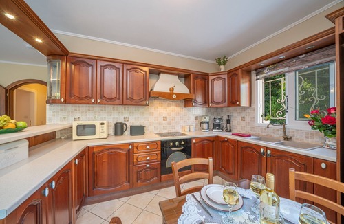 Divarata Villa | VILLA REGINA - Private paradise with tree-house&heated pool
