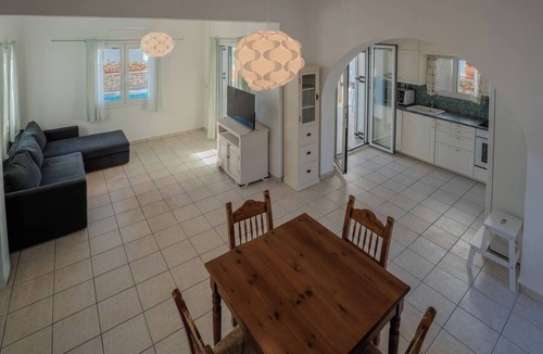 Plaka House | Villa Seavasti - With a private pool - close to the beach