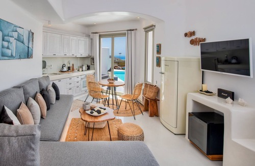 Megalochori Villa | Villa - Sleeps 3 - Private pool-Parking