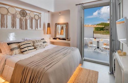 Megalochori Villa | Villa - Sleeps 3 - Private pool-Parking