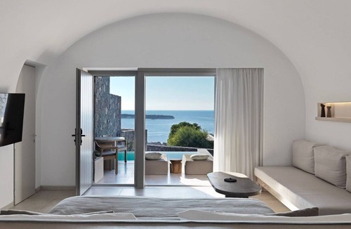 Oia Villa | Villa Solerion, Divine Sea Views, Private Pool, Furnished Terrace, Sanrotini