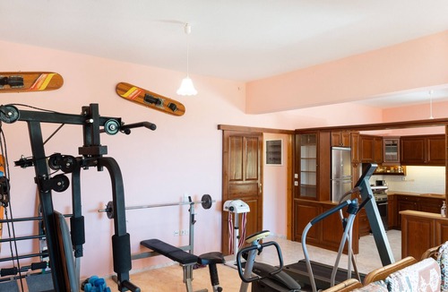 Loutraki Villa | Villa 'Sterna' with Sea View, Private Pool and Wi-Fi