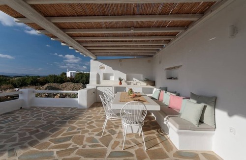 Naxos Villa | Villa THIJA, ILLICIT