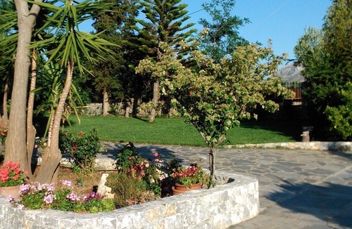 Agios Vasileios Villa | Villa Thymari. Cosy 3-bedroom Villa with lush gardens , beautiful view