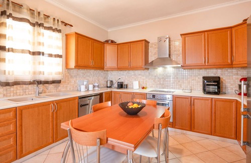 Benitses Villa | Villa Tzintzola in Kato Garouna