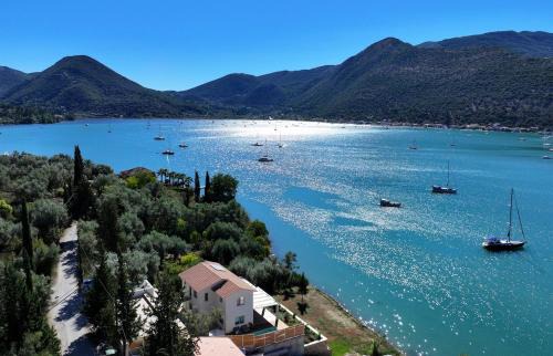 Geni Villa | Villa Unalome Seafront Luxury