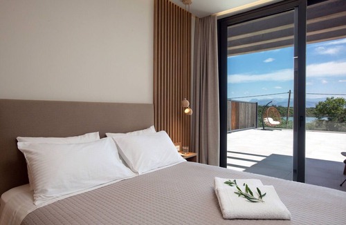 Petaleia Villa | Villa Waterlily - Modern vacation villa with private pool in Corfù, Greece