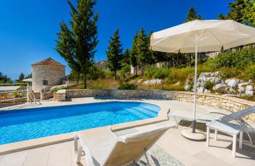 Ieromonachos Villa | Villa Windmill