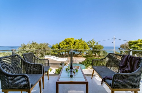 Lefkada Town Villa | Villa with Sea View, Shared Garden & Wi-Fi