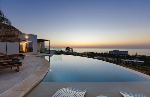 Stavromenos Villa | Villa Zelda - Private Infinity Pool & Superb Seaview, 500m from Beach