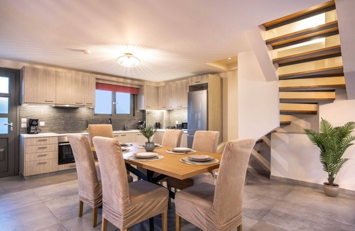 Zakynthos Town Apartment | Vizantida 3 Bedroom Sea View Maisonette