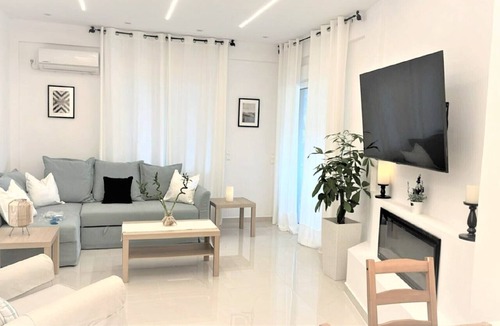 Glyfada Condo | Waterfront Condo Glyfada