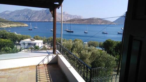 Kalymnos House | Waves and Walls -A kalymnian stay
