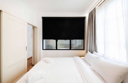 Thessaloniki City Centre Apartment | White Lotus: Deluxe suite