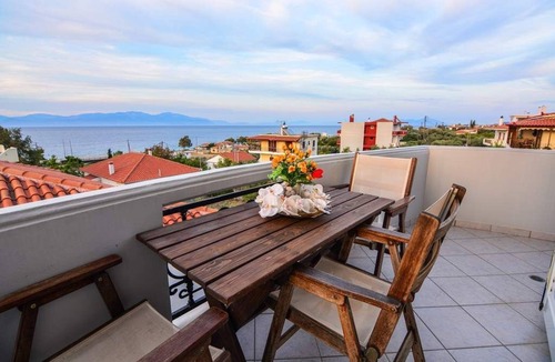 Xylokastro-Evrostina Apartment | White Villa