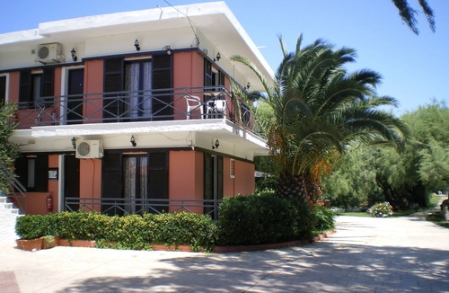 Lefkimmi Villa | Wonderful Apts X 4 in an amazing environment by the sandy beach in Corfu