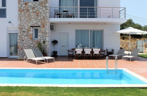 Galatas Villa | Wonderful Chaina Villa | Villa Chiaotzu | 3 Bedrooms | Spacious