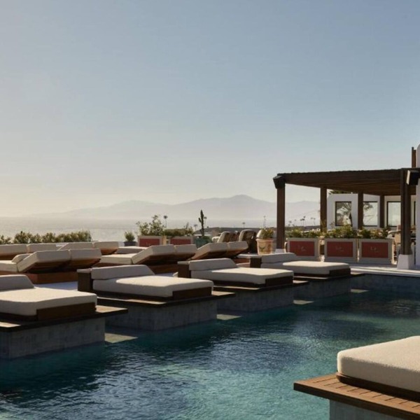 Private Pool Suite w/Warm Interiors & Spectacular Sunset Views of Mykonos in Mikonos