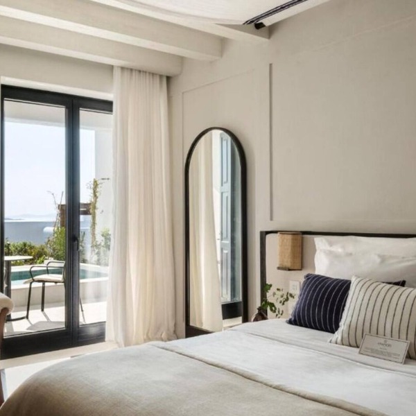 Stunning Luxury Suite w/Infinity Pool & Stunning Sea Views for Romantic Trips in Mikonos