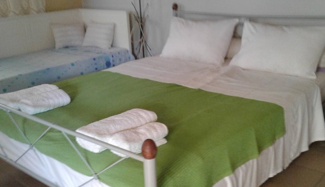 εξοχικο σπιτι olive house " studio' in Vromoneri