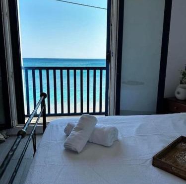 Μεζονέτα - Παραλία Αγία Φωτεινή in Chios
