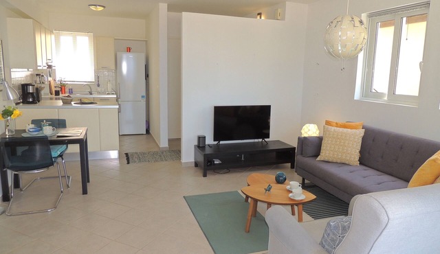 2 bedrooms, panoramic views, shared pool. Walking distance to beach & tavernas. in Chania