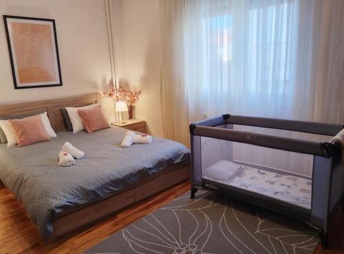 2BDR Downtown Veria Peach Blossom in Veria