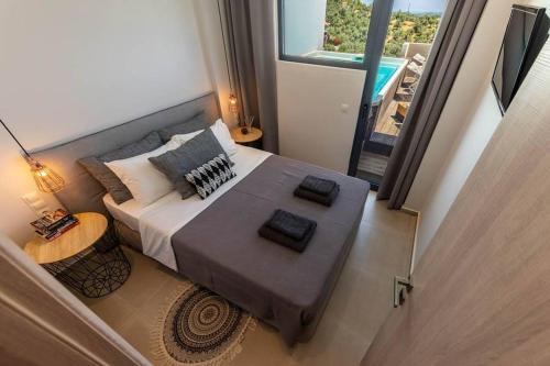 2br Suite White gea with private pool no01 in Vassilias