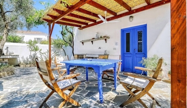 3 bedroom accommodation in Spetses in Spetses